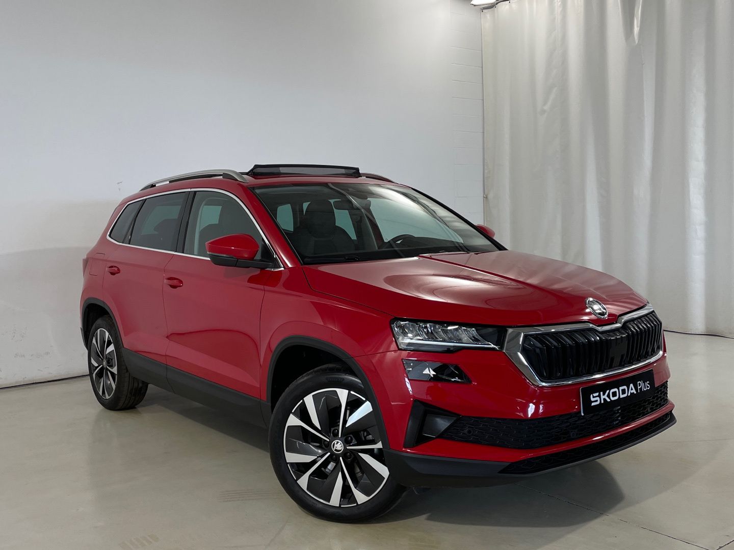 Skoda Karoq 1.5 TSI ACT Design DSG 110 kW (150 CV) Rojo SUV