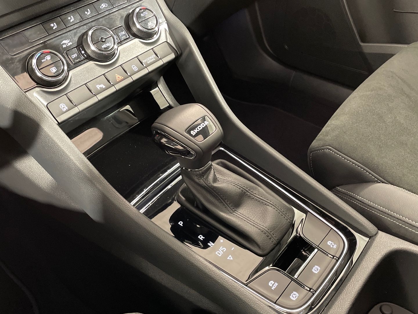 Skoda Karoq 1.5 TSI ACT Design DSG 110 kW (150 CV)