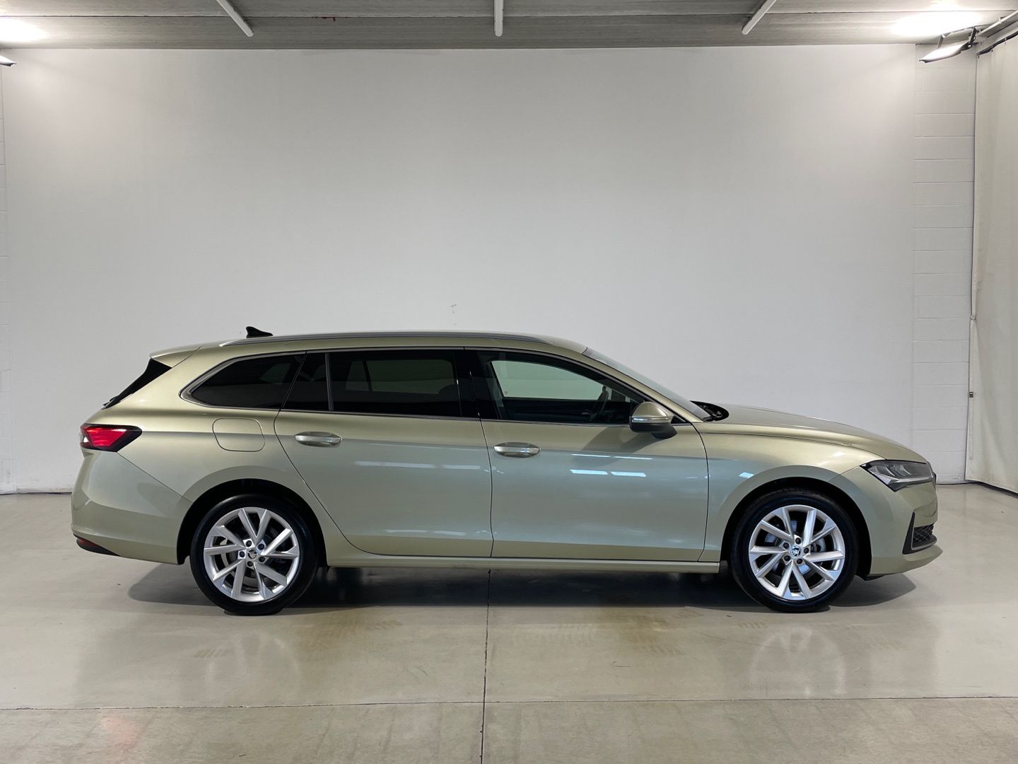 Skoda Superb Combi 1.5 TSI m-HEV Selection DSG 110 kW (150 CV)