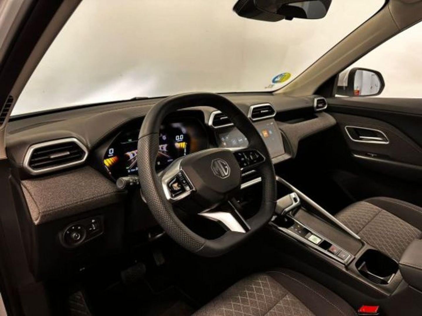 MG ZS 1.5 Hybrid+ Standard 145 kW (197 CV)
