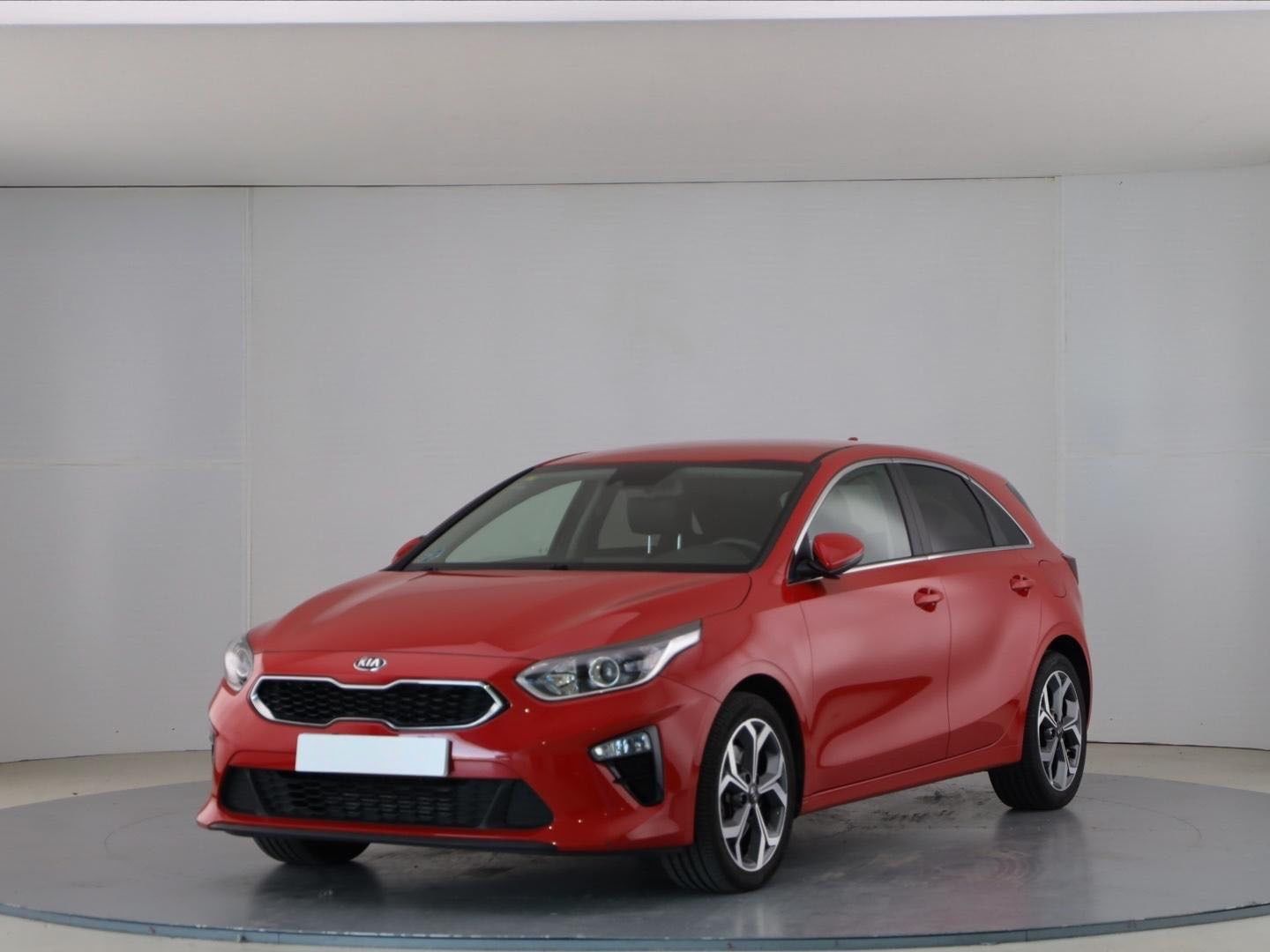 Kia Ceed 1.4 T-GDi Tech 103 kW (140 CV) Rojo Compact