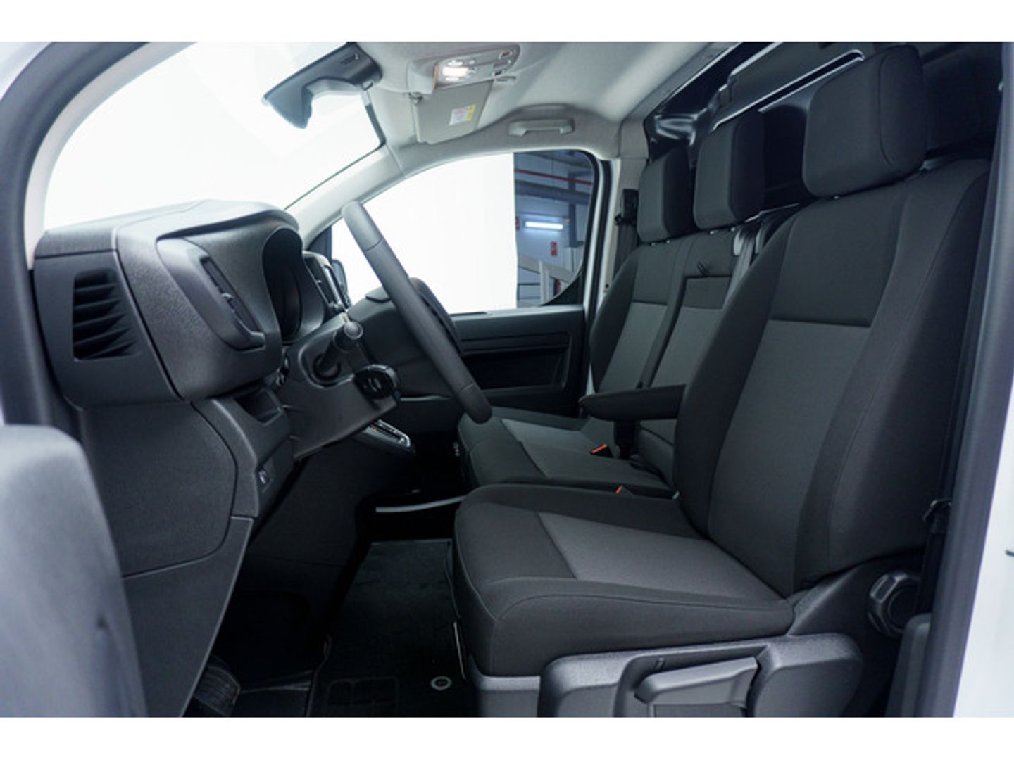 Opel Vivaro-e BEV 75kWh L Standard 100 kW (136 CV)