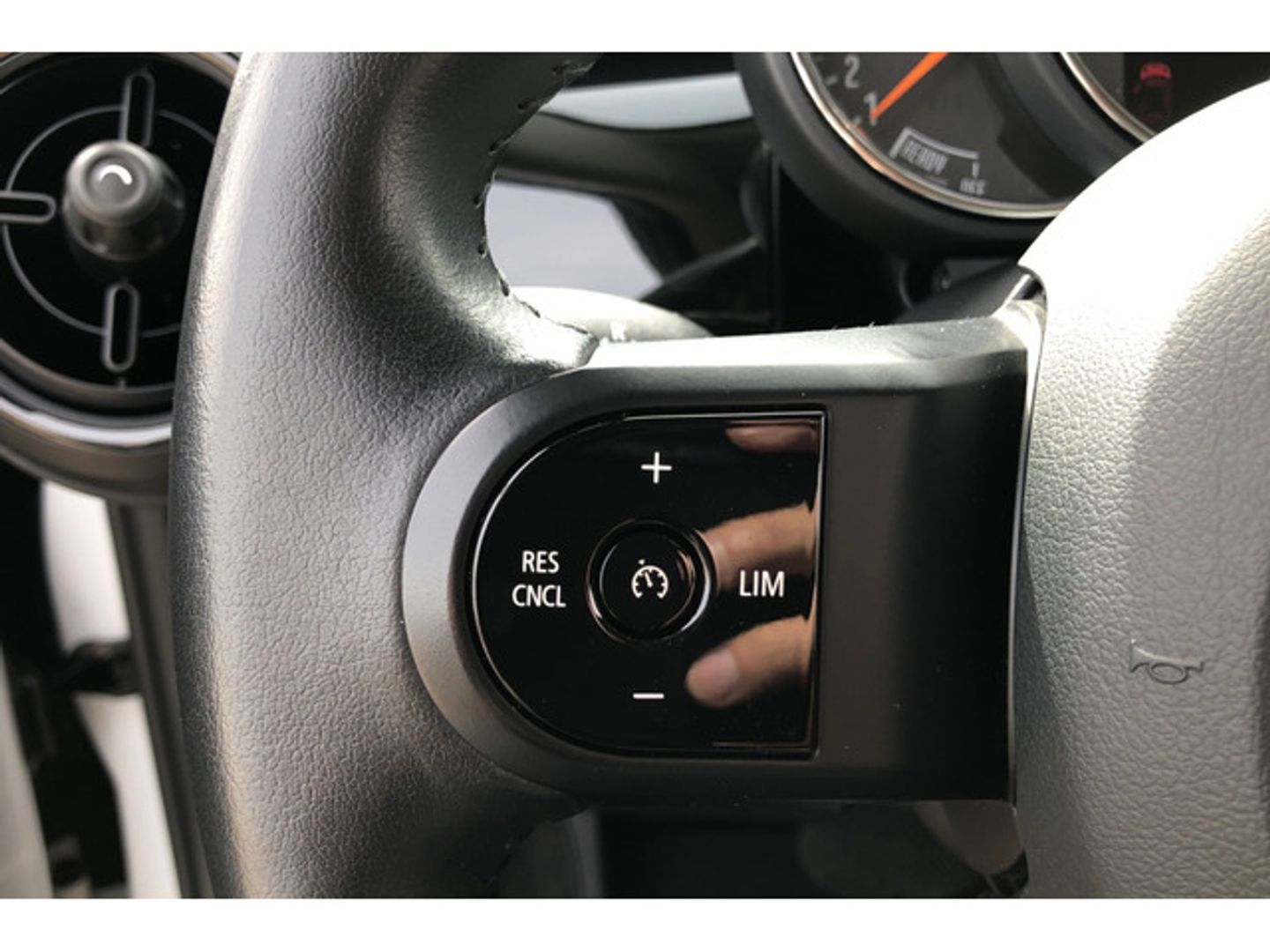 MINI MINI 5 Puertas Cooper 100 kW (136 CV)