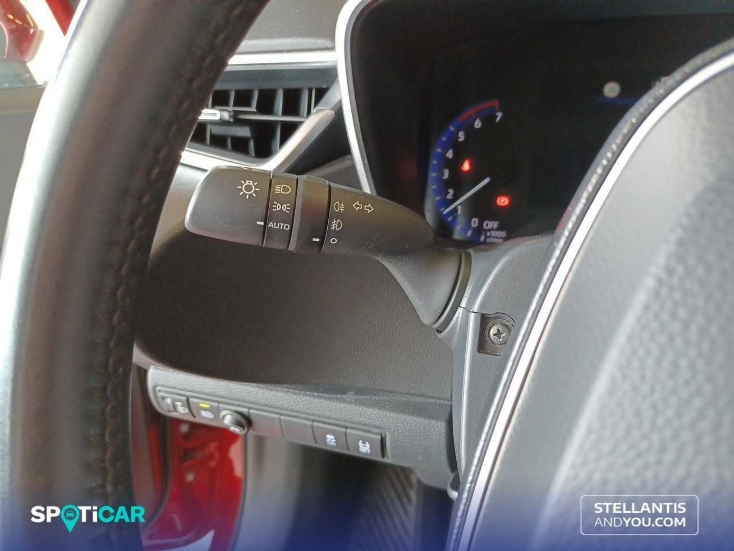 Toyota Corolla 1.8 125 Híbrido Active Tech E-CVT Sedán 90 kW (122 CV)