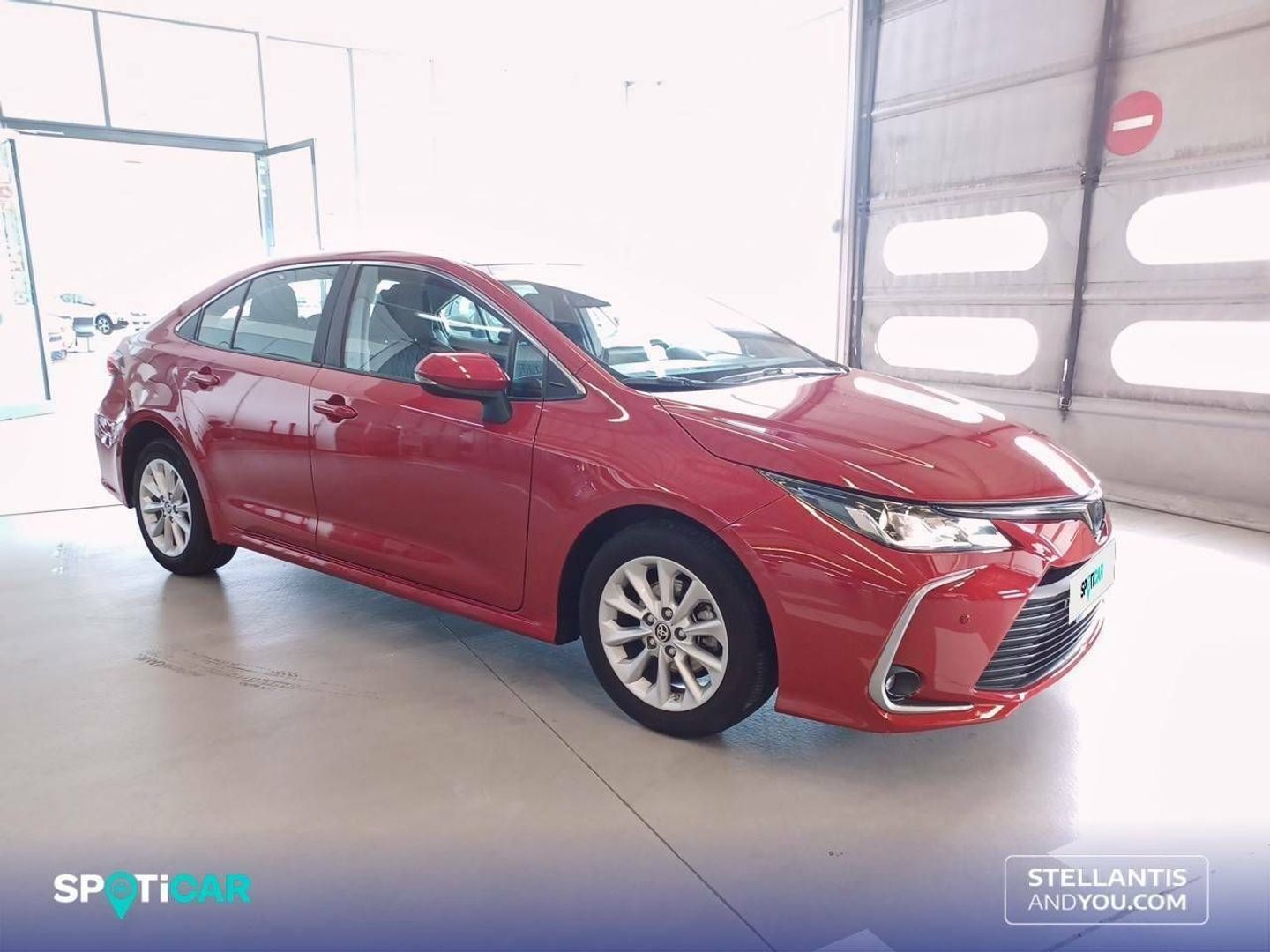 Toyota Corolla 1.8 125 Híbrido Active Tech E-CVT Sedán 90 kW (122 CV)