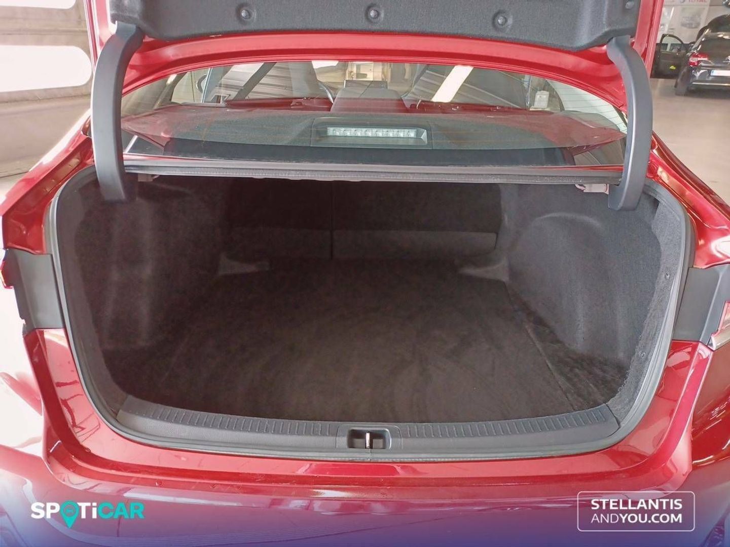 Toyota Corolla 1.8 125 Híbrido Active Tech E-CVT Sedán 90 kW (122 CV)