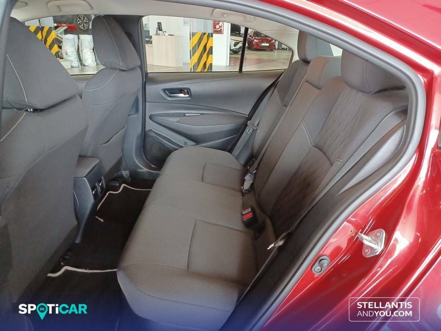Toyota Corolla 1.8 125 Híbrido Active Tech E-CVT Sedán 90 kW (122 CV)