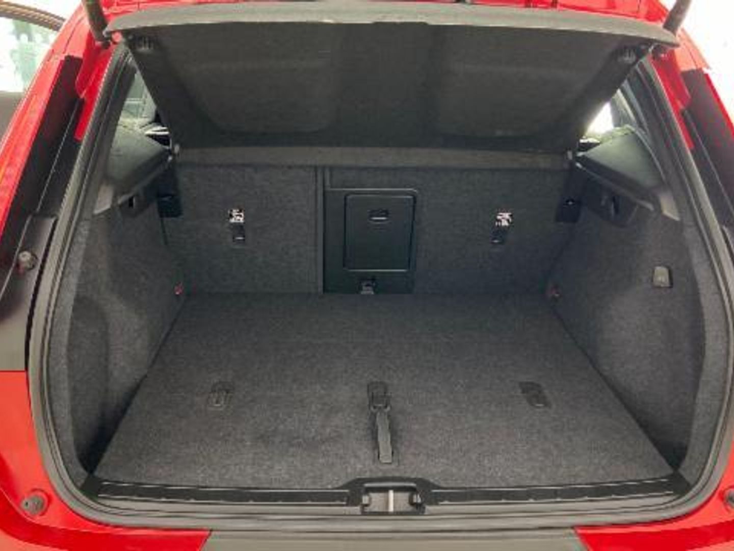 Volvo XC40 B3 G Plus Dark Auto 120 kW (163 CV)