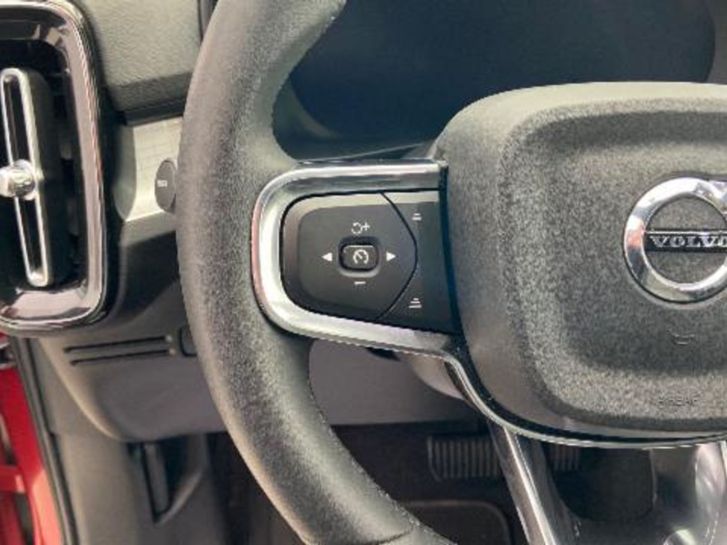 Volvo XC40 B3 G Plus Dark Auto 120 kW (163 CV)