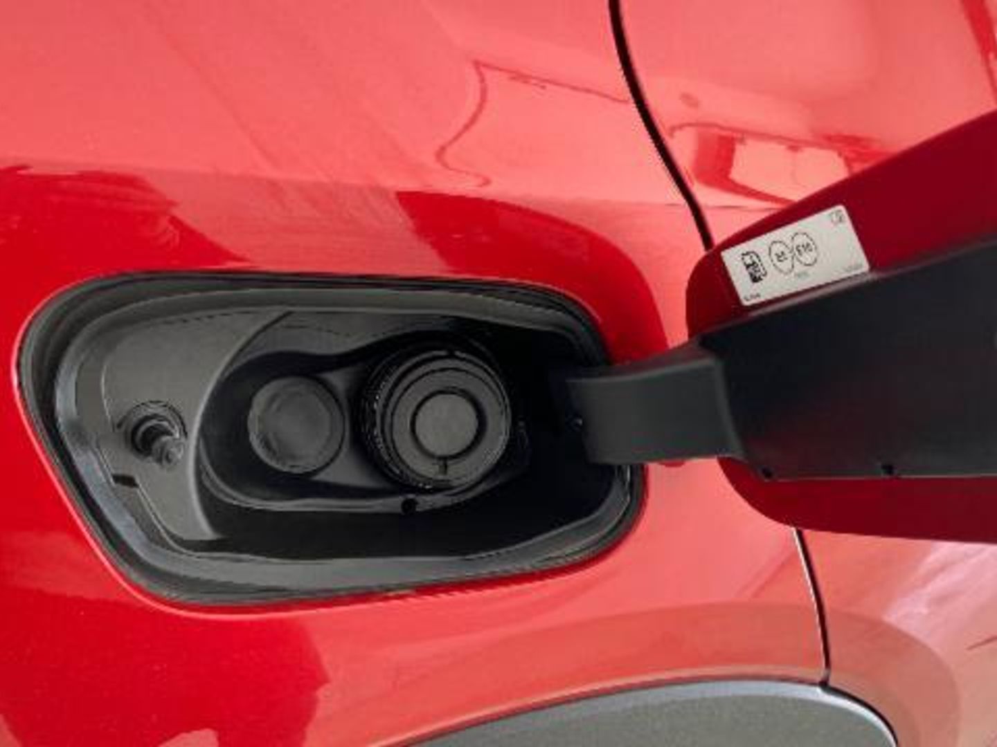 Volvo XC40 B3 G Plus Dark Auto 120 kW (163 CV)