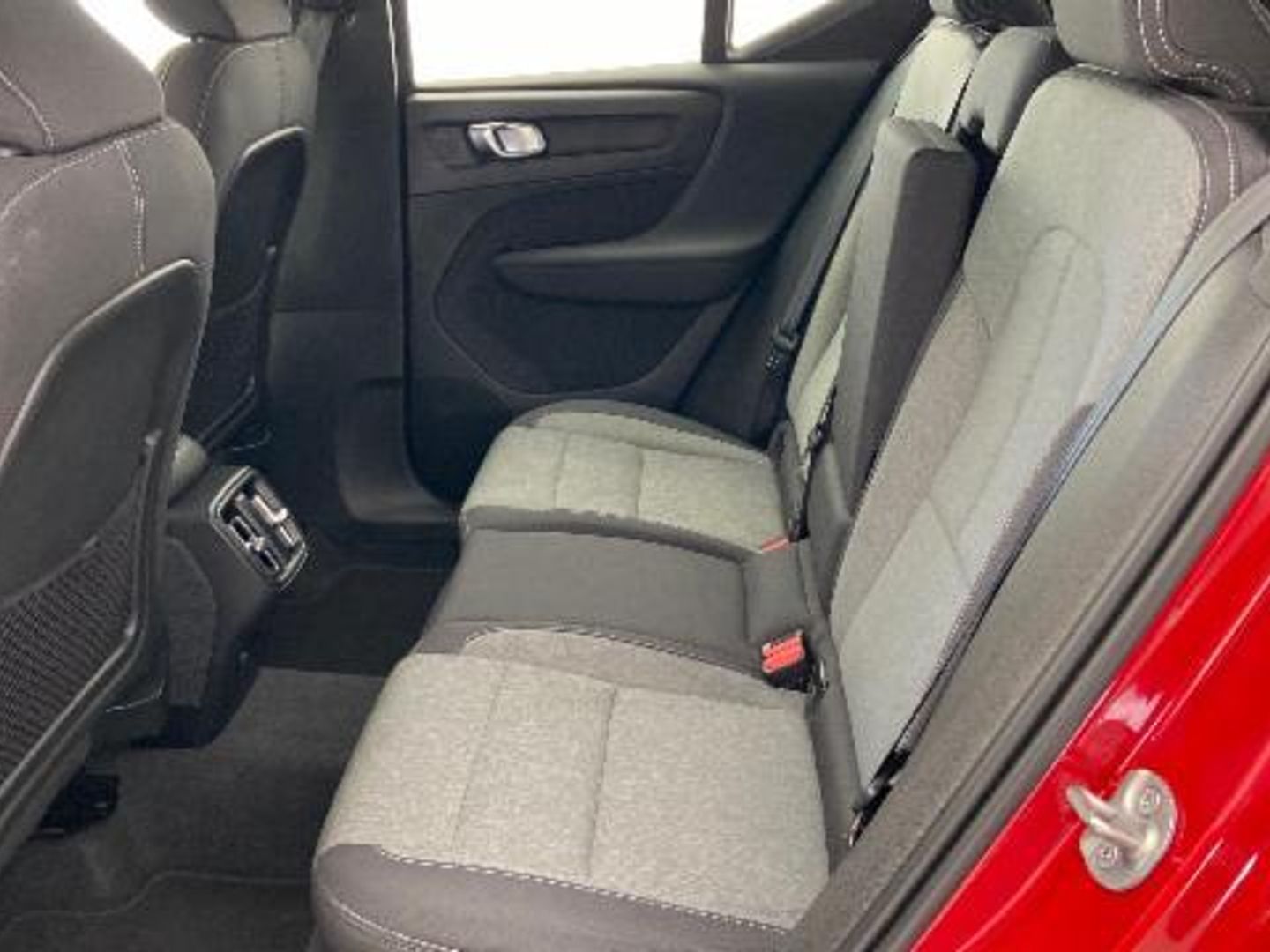 Volvo XC40 B3 G Plus Dark Auto 120 kW (163 CV)
