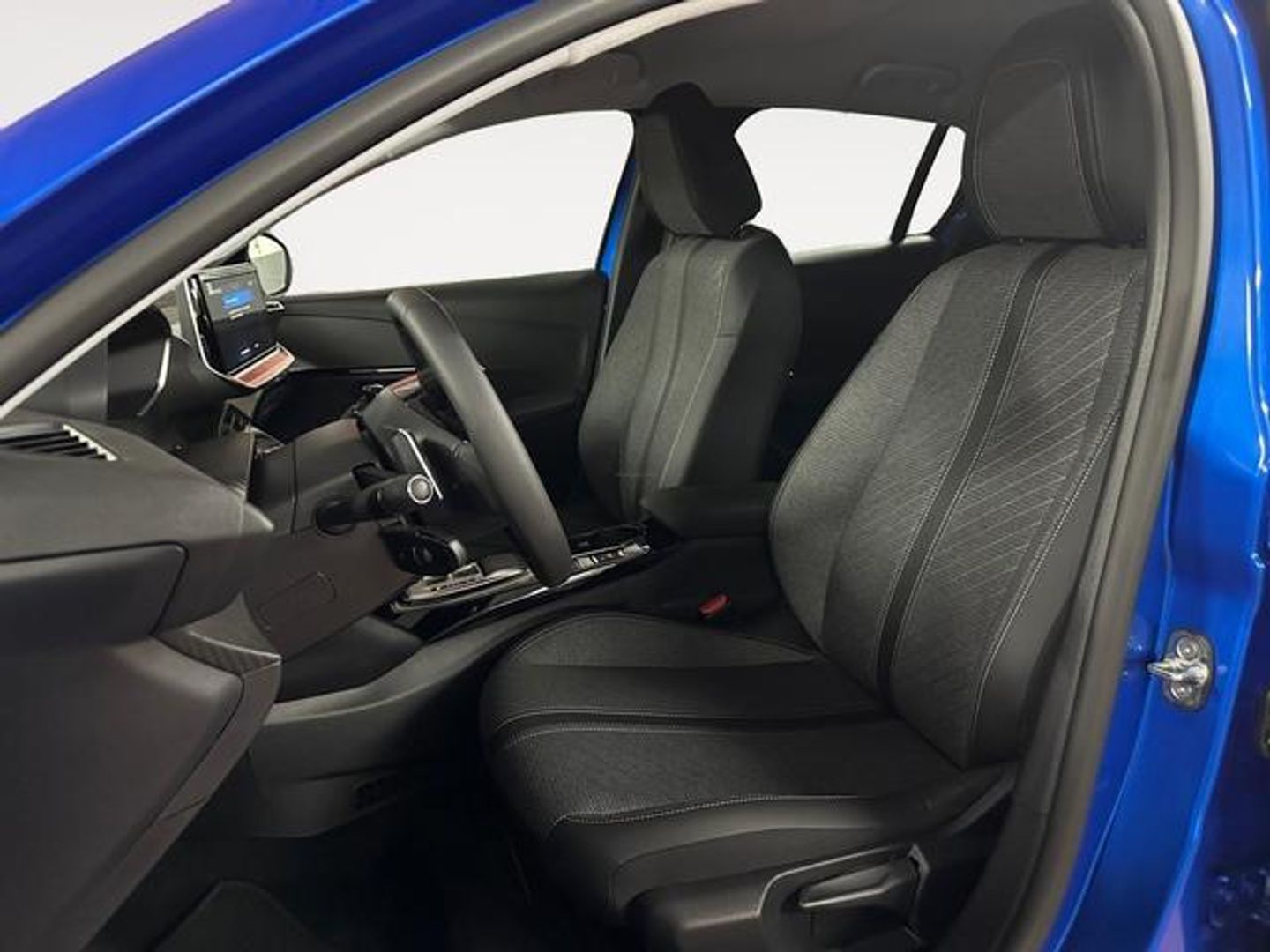 Peugeot 208 Allure Hybrid eDCS6 75 kW (100 CV)