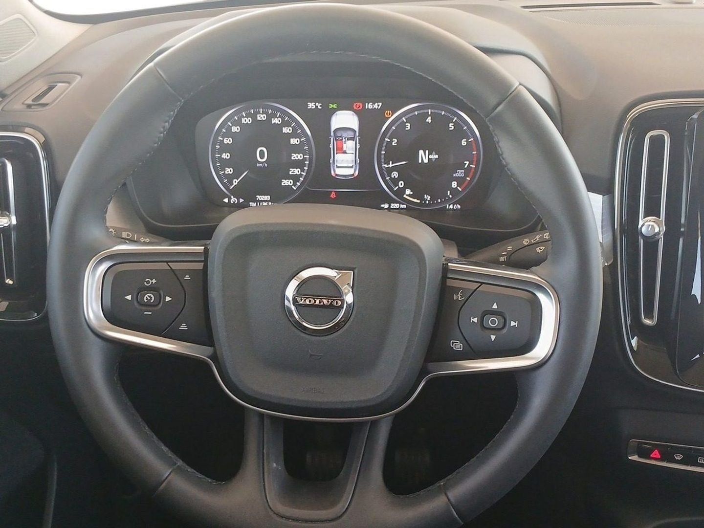 Volvo XC40 T2 Core 95 kW (129 CV)