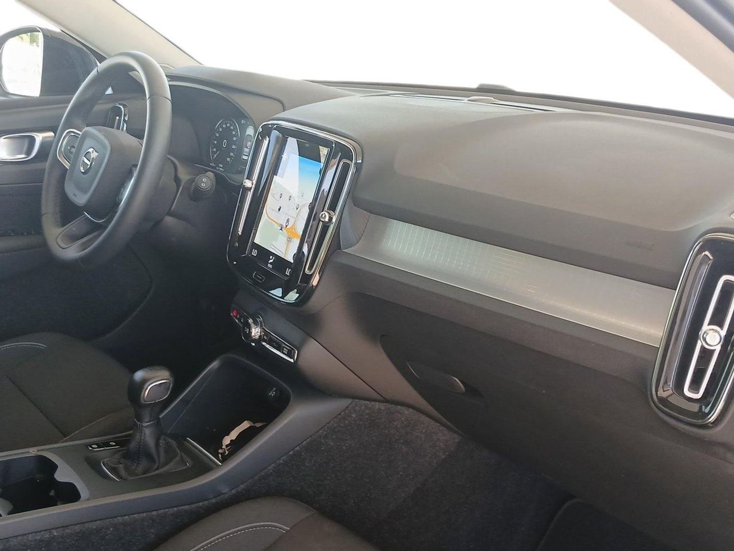Volvo XC40 T2 Core 95 kW (129 CV)