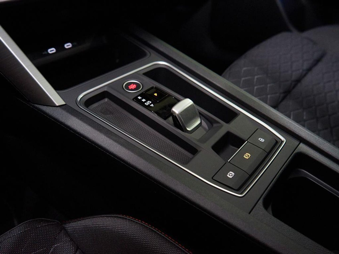 SEAT León 1.0 eTSI S&S FR 25 Aniversario DSG 81 kW (110 CV)