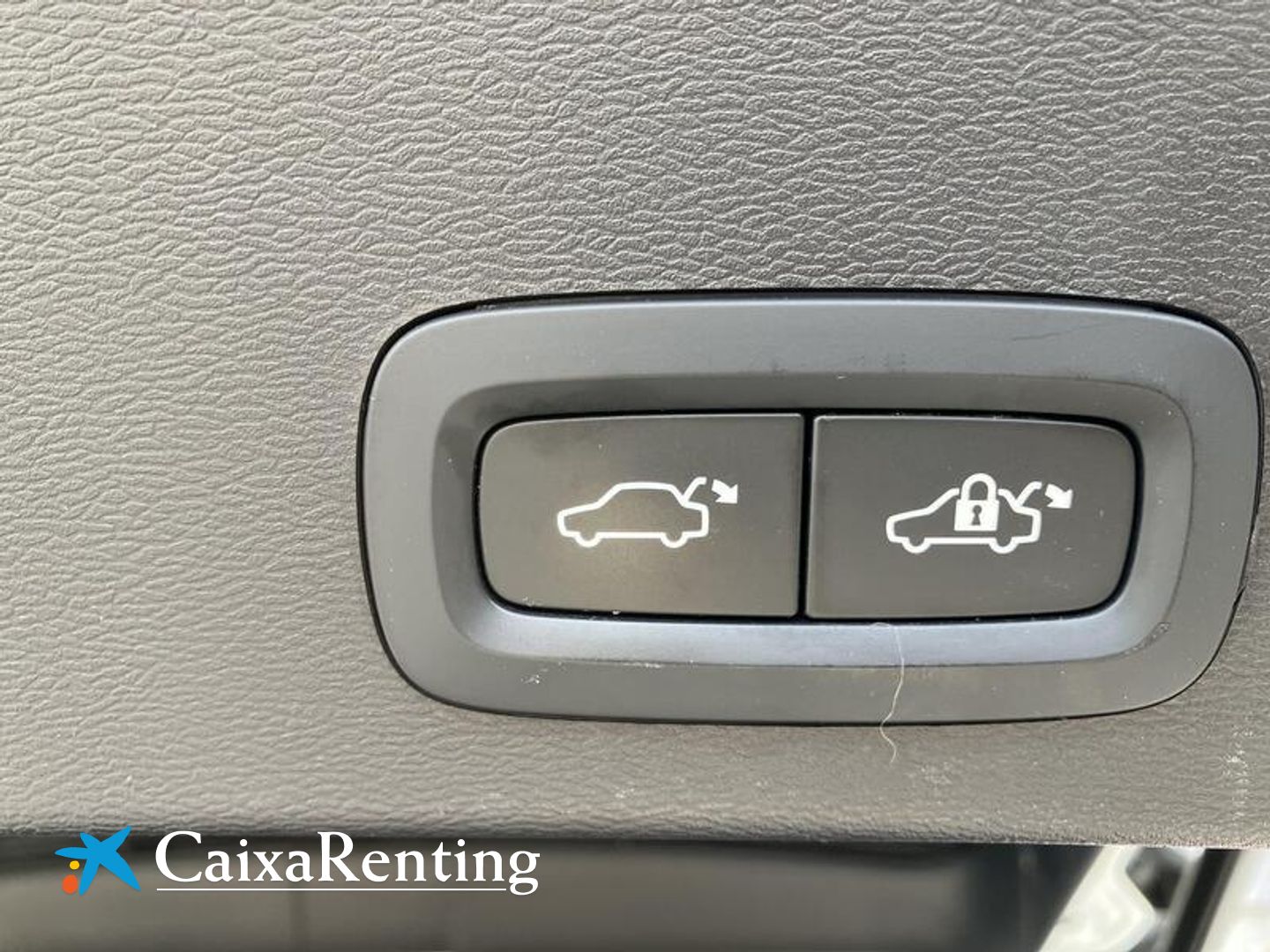 Volvo XC40 T4 PHEV Recharge Core Auto 155 kW (211 CV)