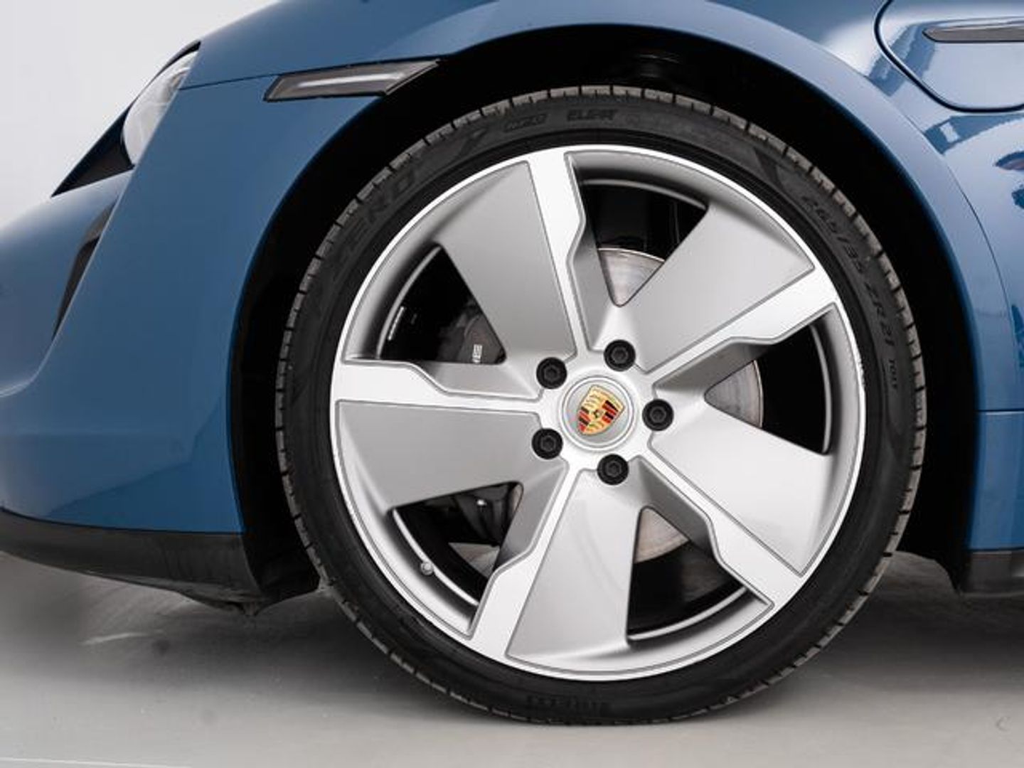 Porsche Taycan Sport Turismo 300 kW (408 CV)