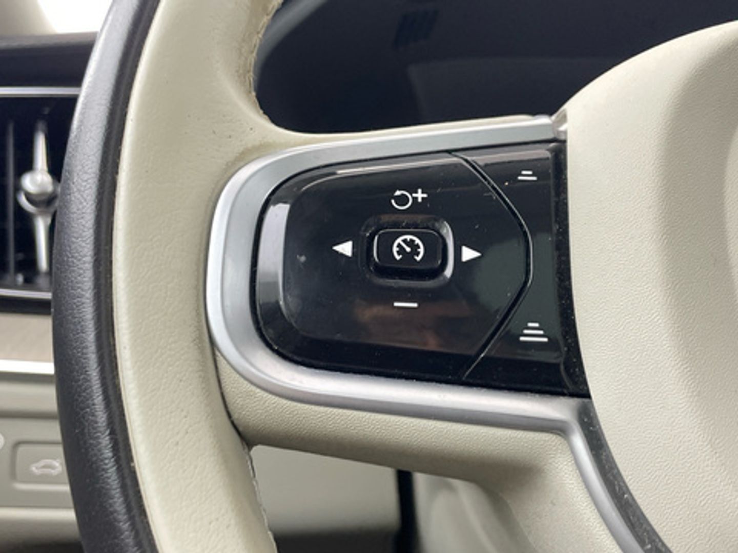 Volvo XC60 T6 Recharge Inscription AWD Auto 257 kW (350 CV)