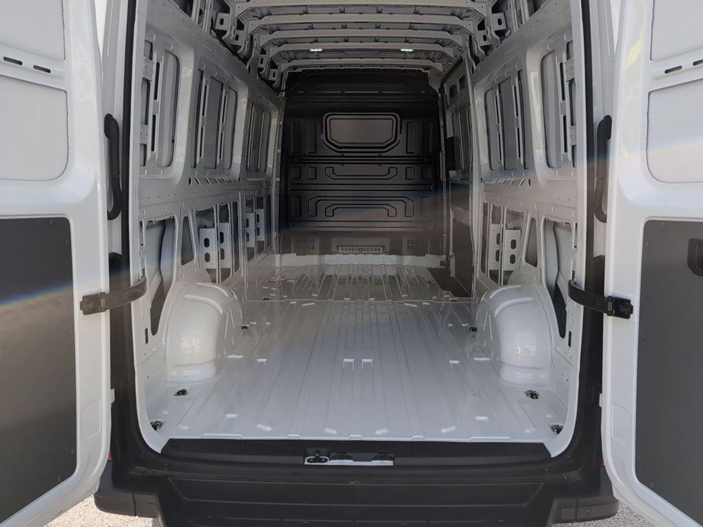 Volkswagen Crafter Furgon Batalla Larga TA 2.0 TDI 103 kW (140 CV) 3.500