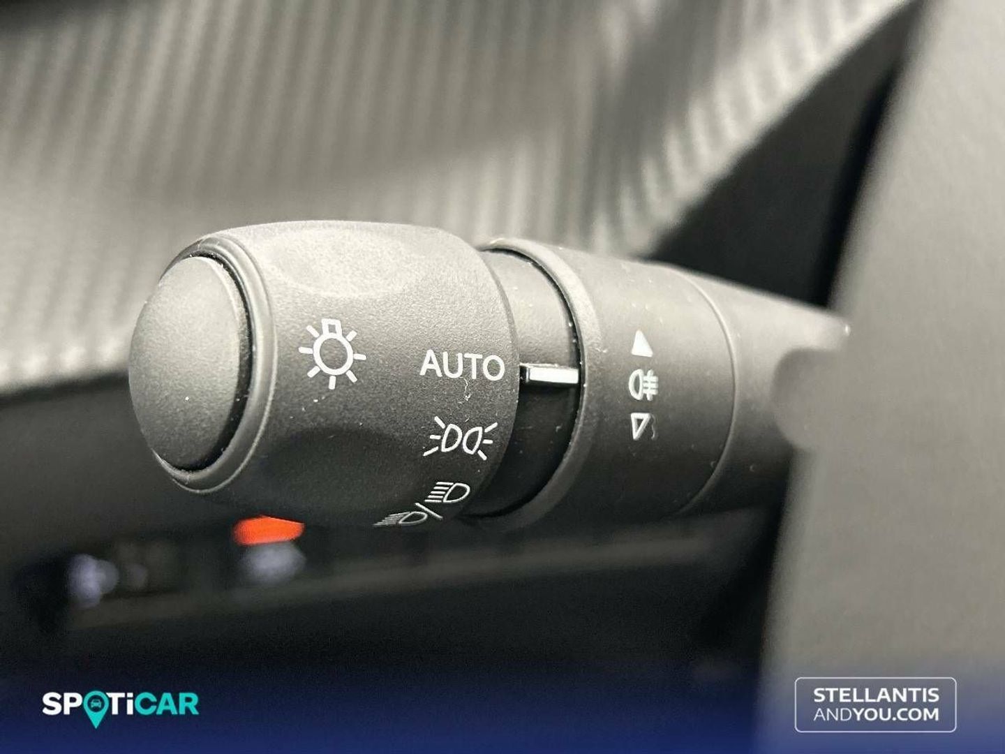 Peugeot 208 BlueHDi 100 Allure 73 kW (100 CV)