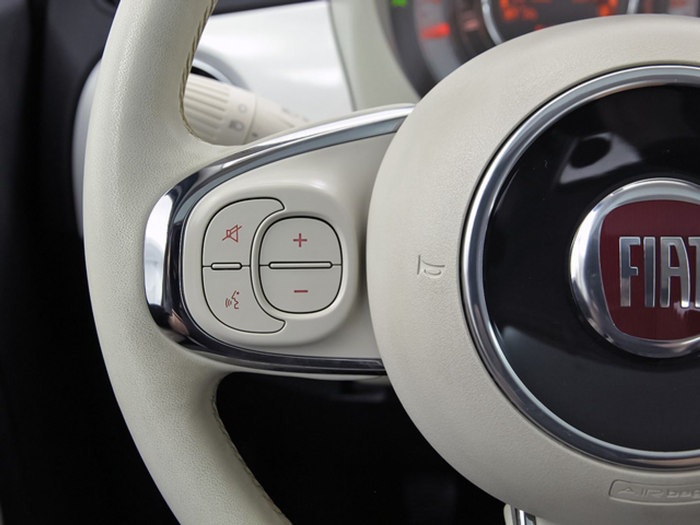 Fiat 500 1.0 Hybrid Dolcevita 51 kW (70 CV)