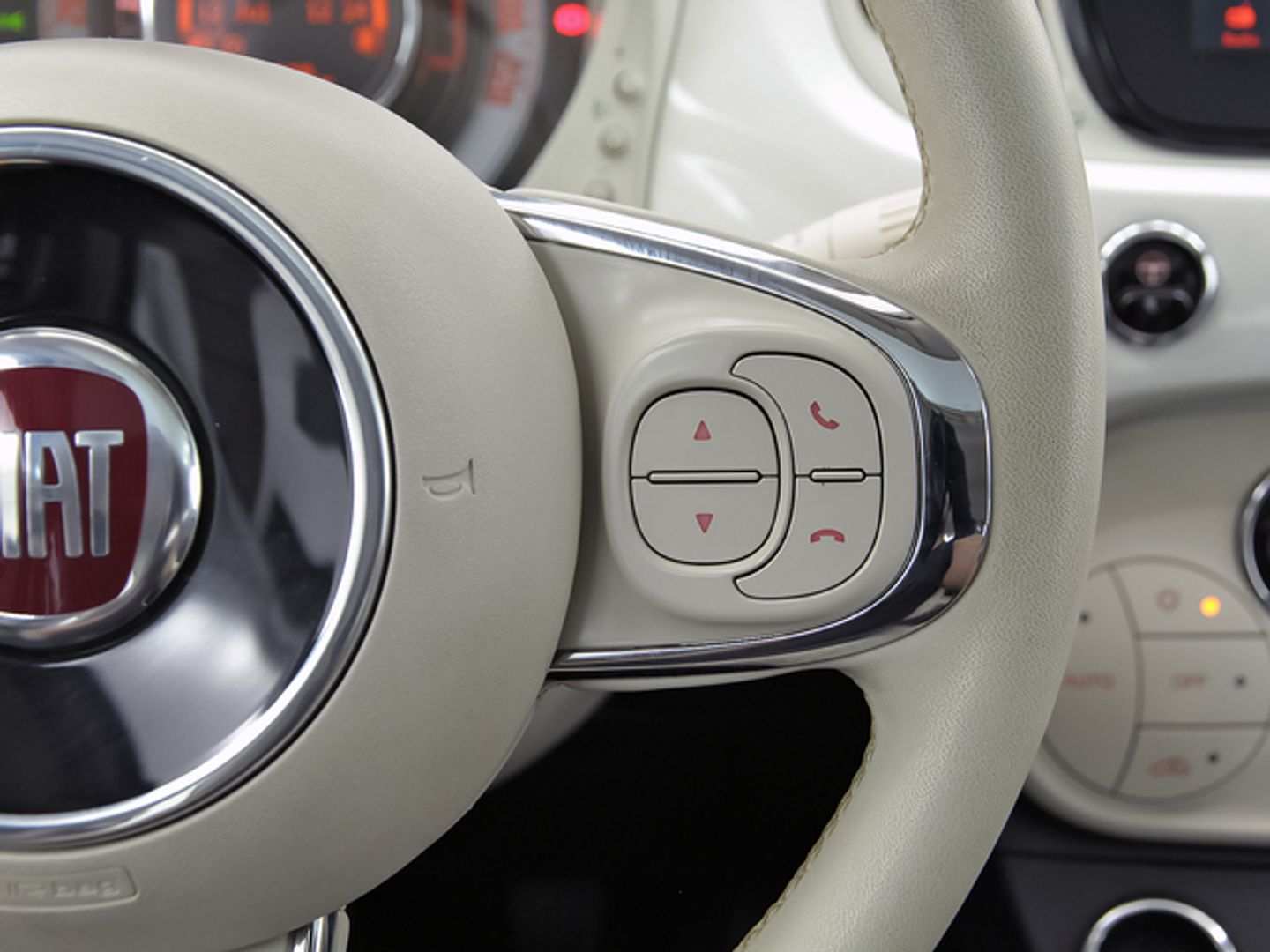 Fiat 500 1.0 Hybrid Dolcevita 51 kW (70 CV)