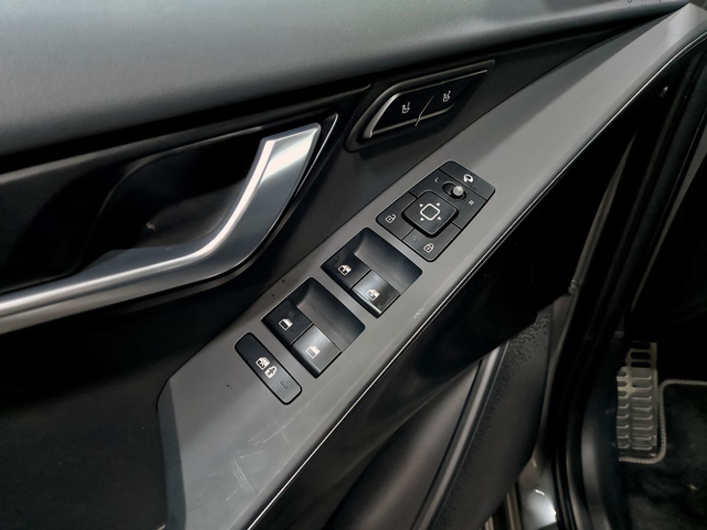 Kia Niro 1.6 GDi HEV Emotion 104 kW (141 CV)