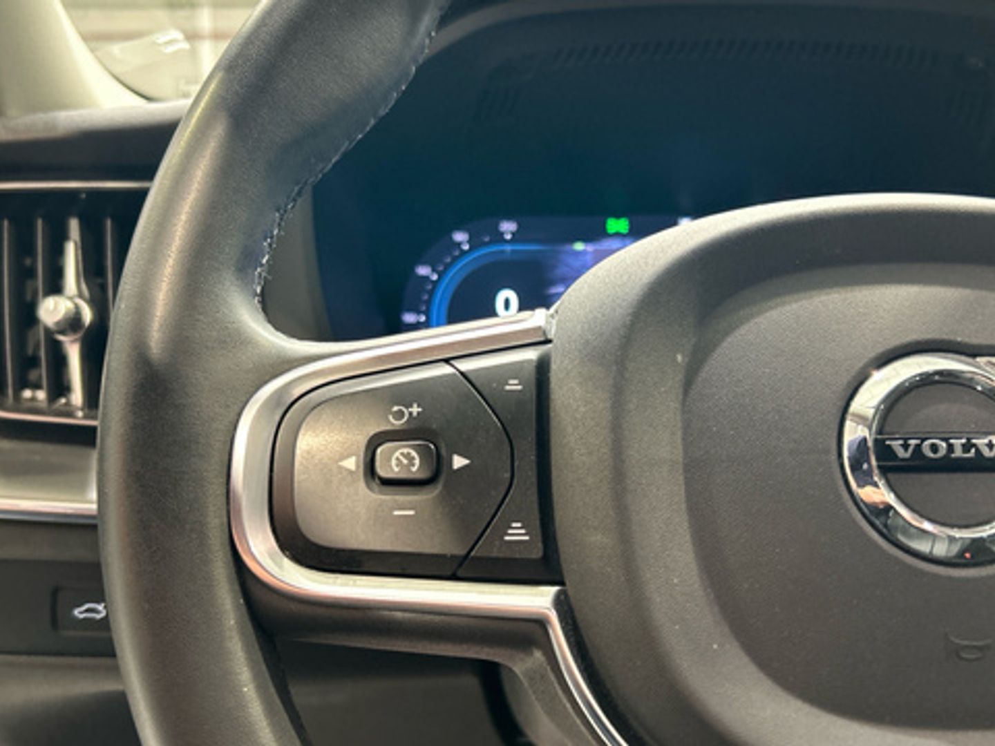 Volvo XC60 B4 G Essential Auto 145 kW (197 CV)
