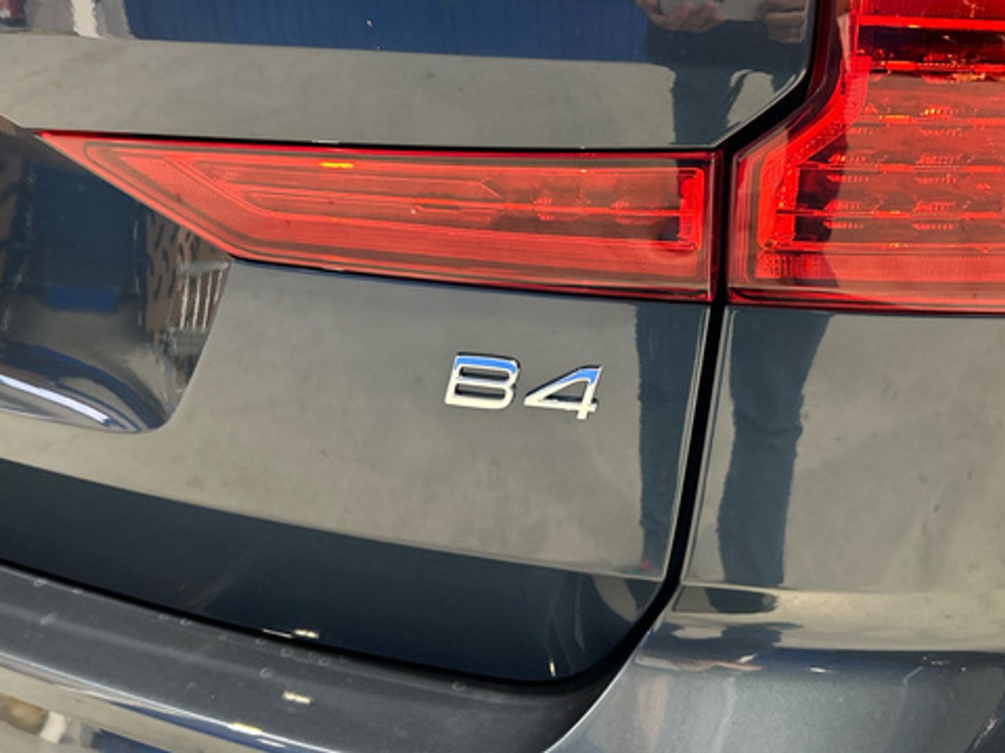 Volvo XC60 B4 G Essential Auto 145 kW (197 CV)
