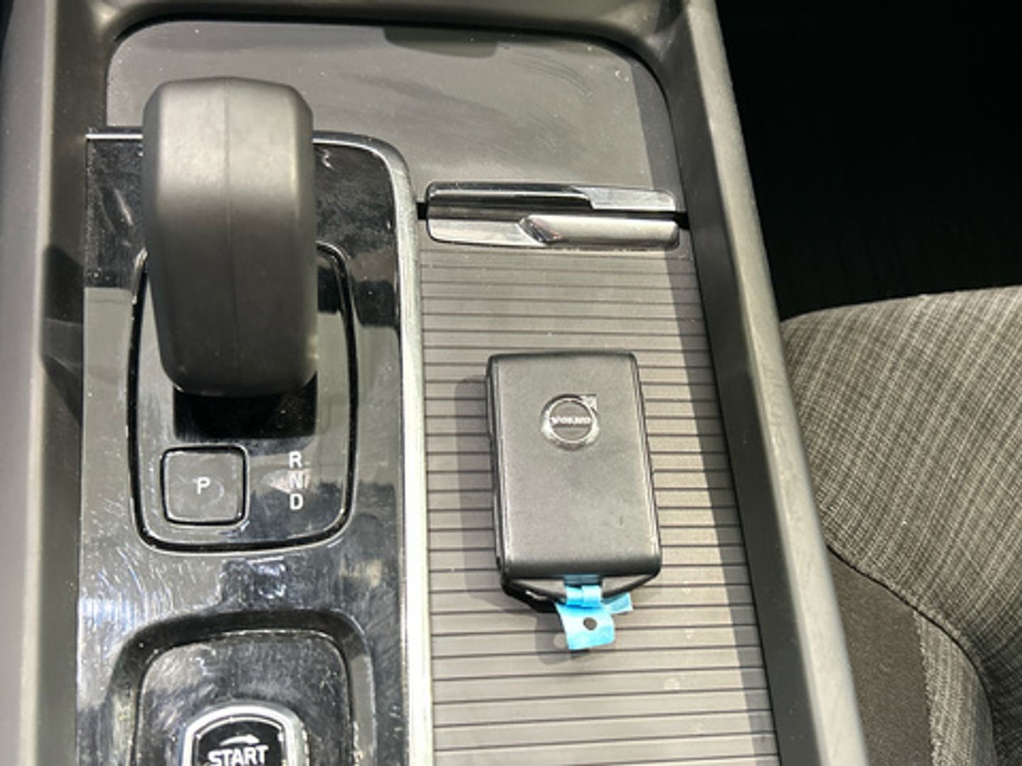 Volvo XC60 B4 G Essential Auto 145 kW (197 CV)