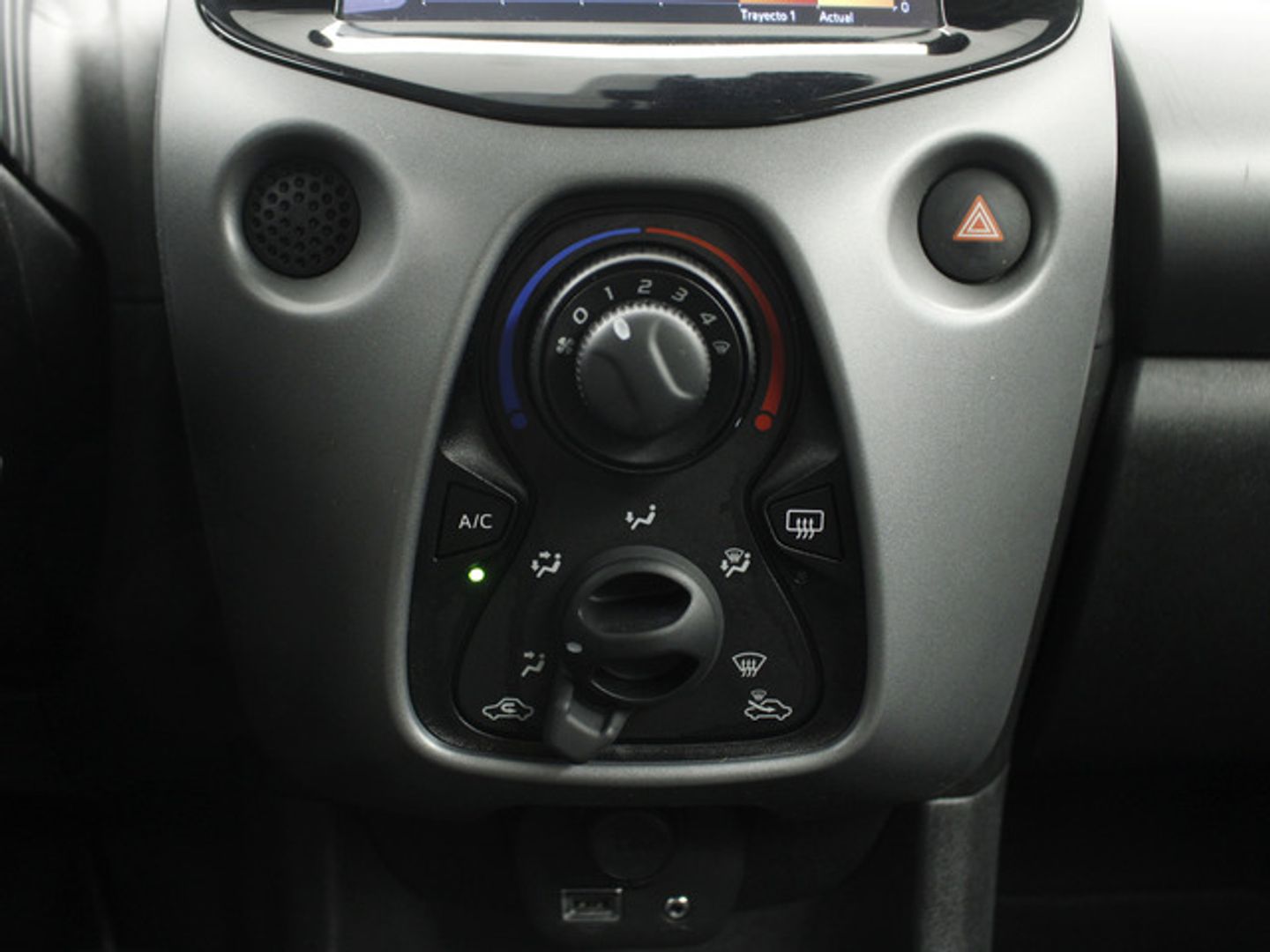 Toyota Aygo 1.0 70 x-play 53 kW (72 CV)