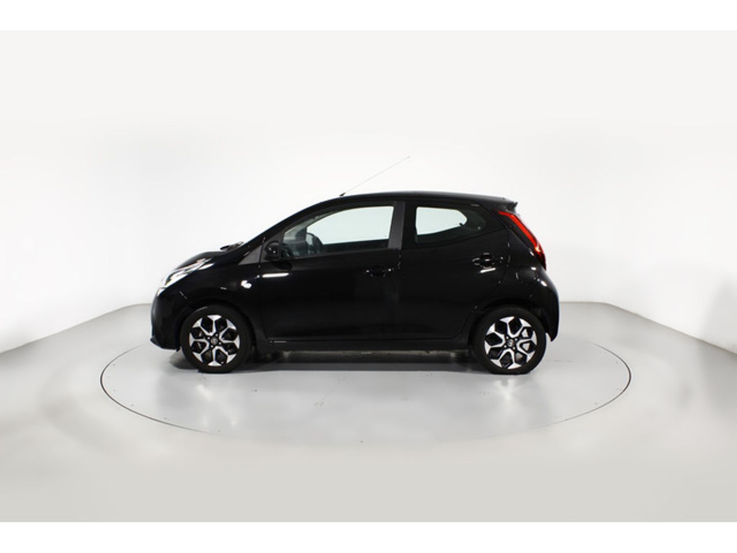 Toyota Aygo 1.0 70 x-play 53 kW (72 CV)