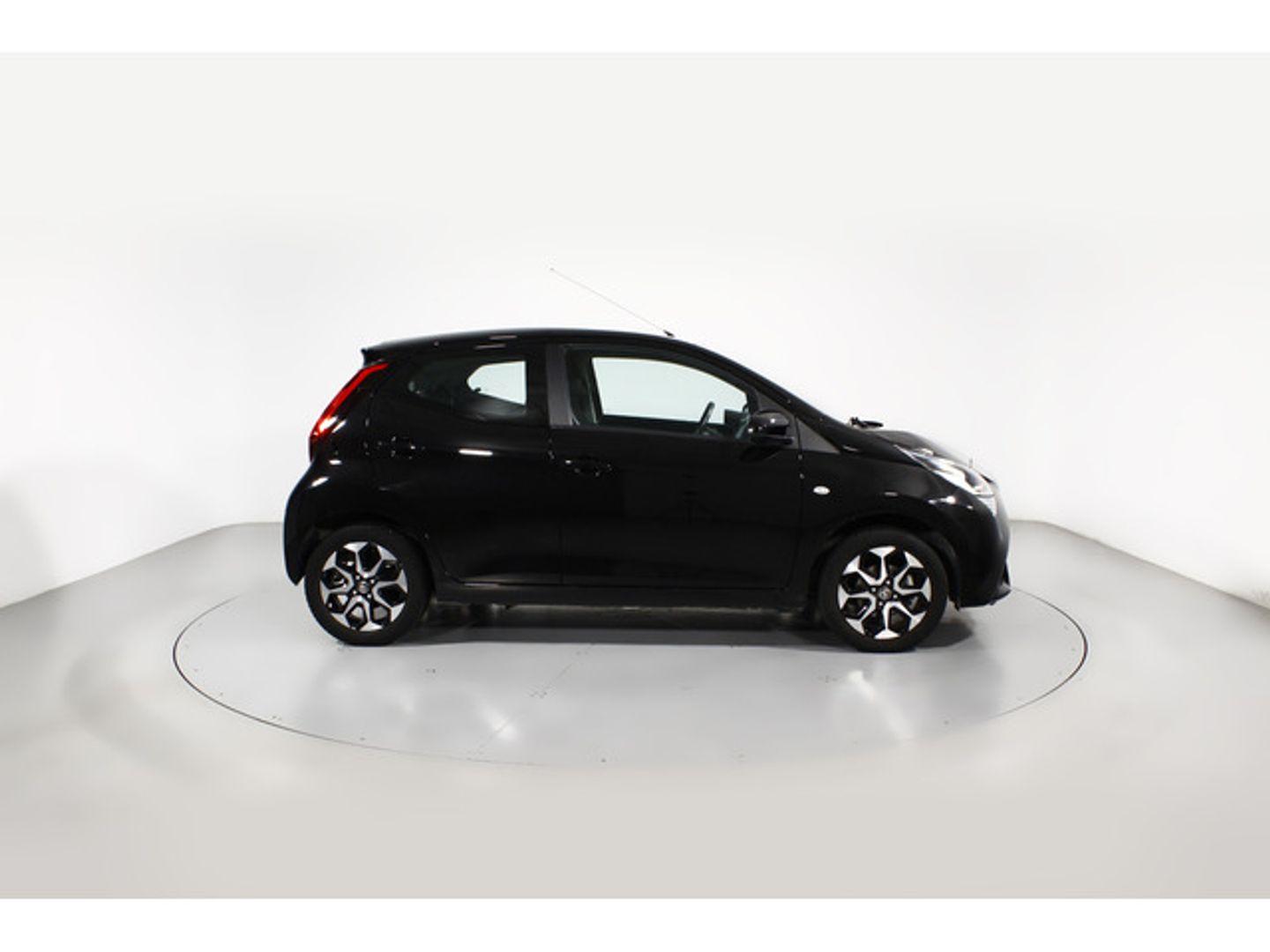 Toyota Aygo 1.0 70 x-play 53 kW (72 CV)