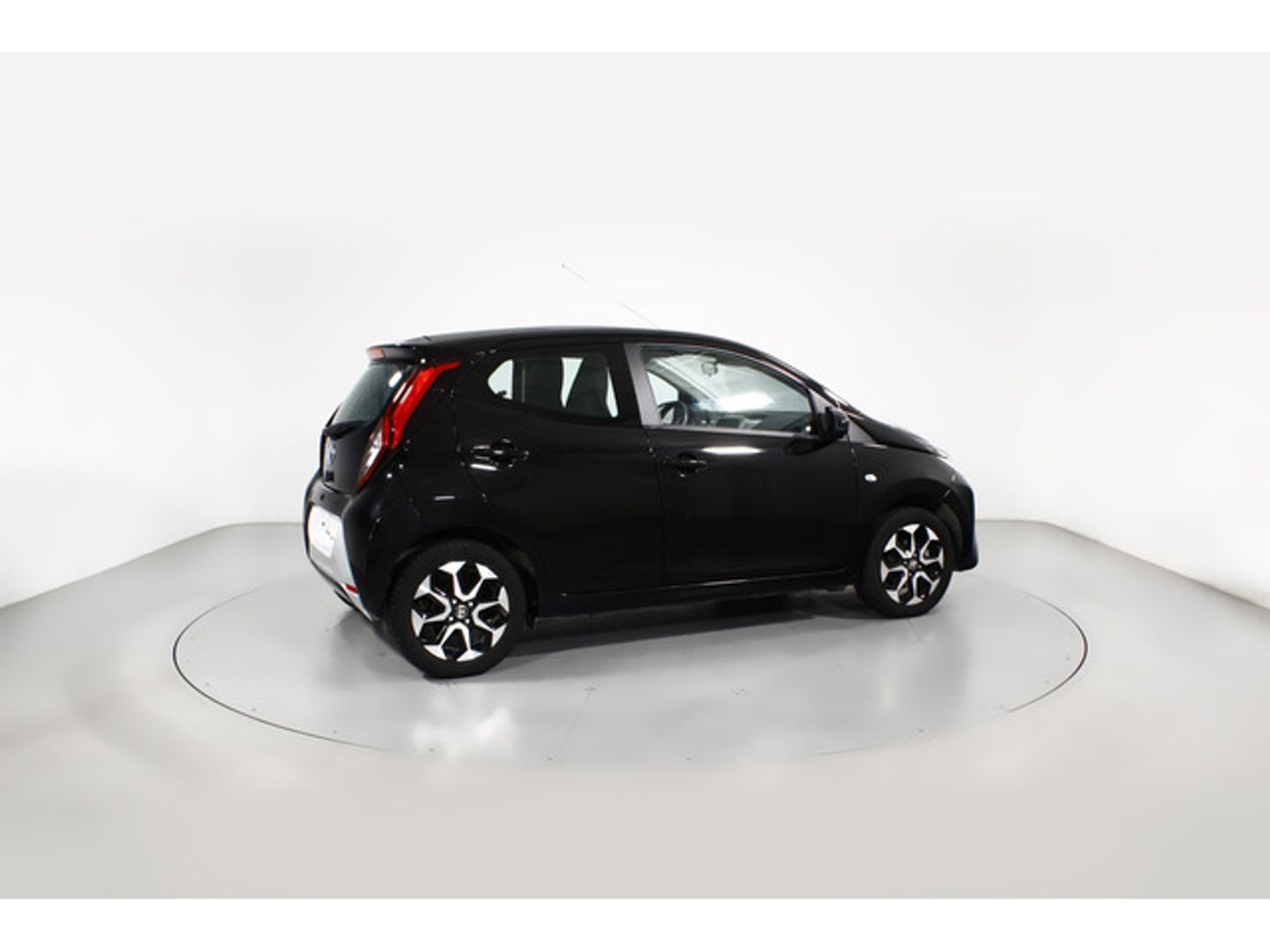 Toyota Aygo 1.0 70 x-play 53 kW (72 CV)