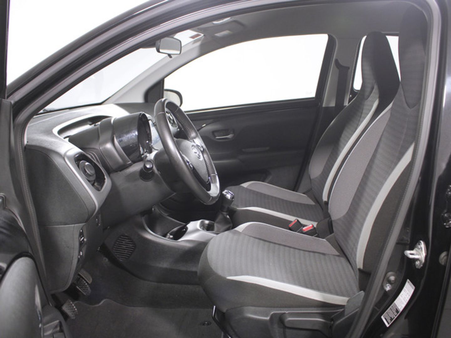 Toyota Aygo 1.0 70 x-play 53 kW (72 CV)