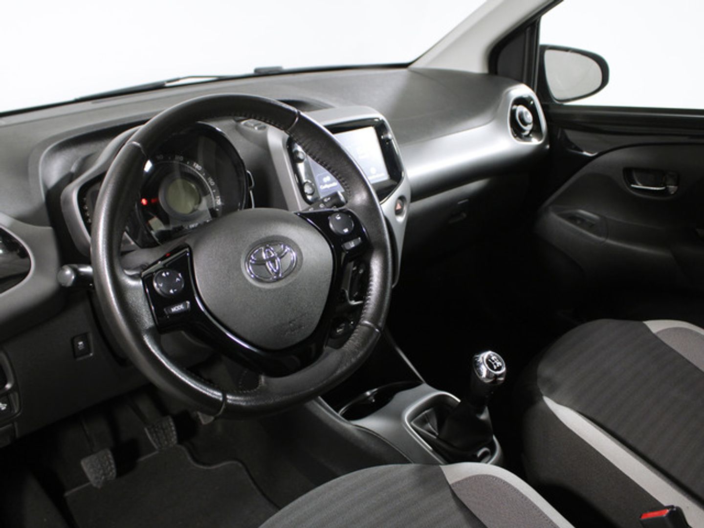 Toyota Aygo 1.0 70 x-play 53 kW (72 CV)