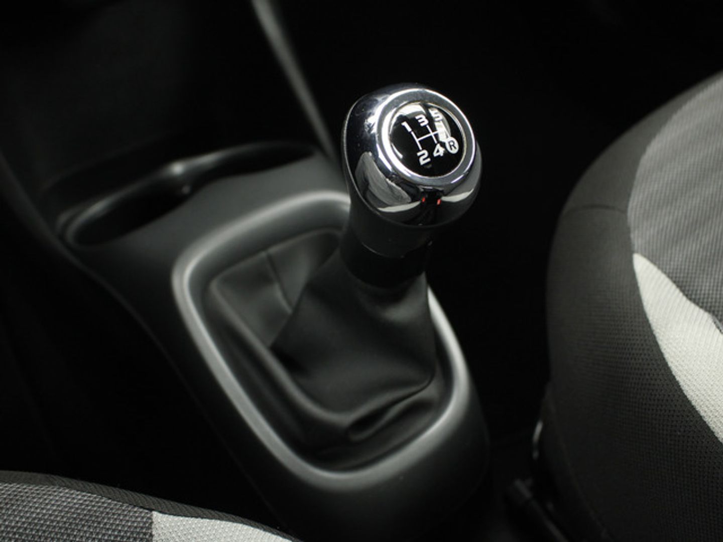 Toyota Aygo 1.0 70 x-play 53 kW (72 CV)