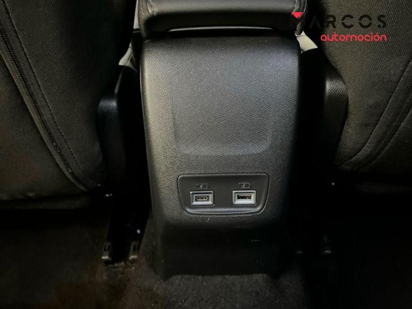 Peugeot 2008 Allure Hybrid eDCS6 100 kW (136 CV)