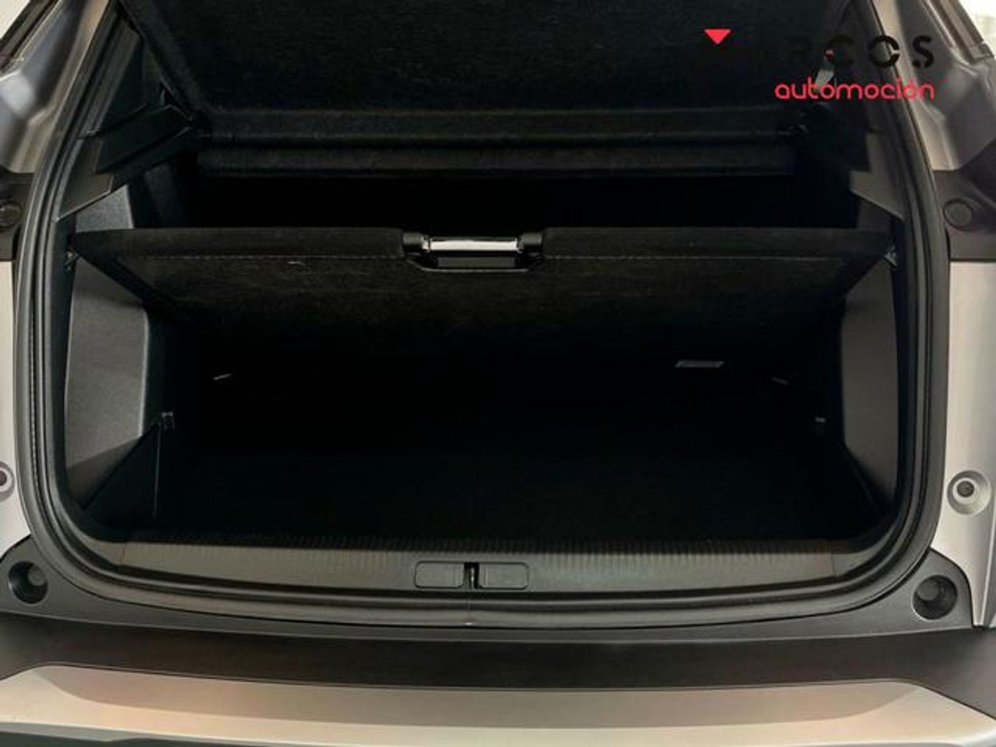 Peugeot 2008 Allure Hybrid eDCS6 100 kW (136 CV)
