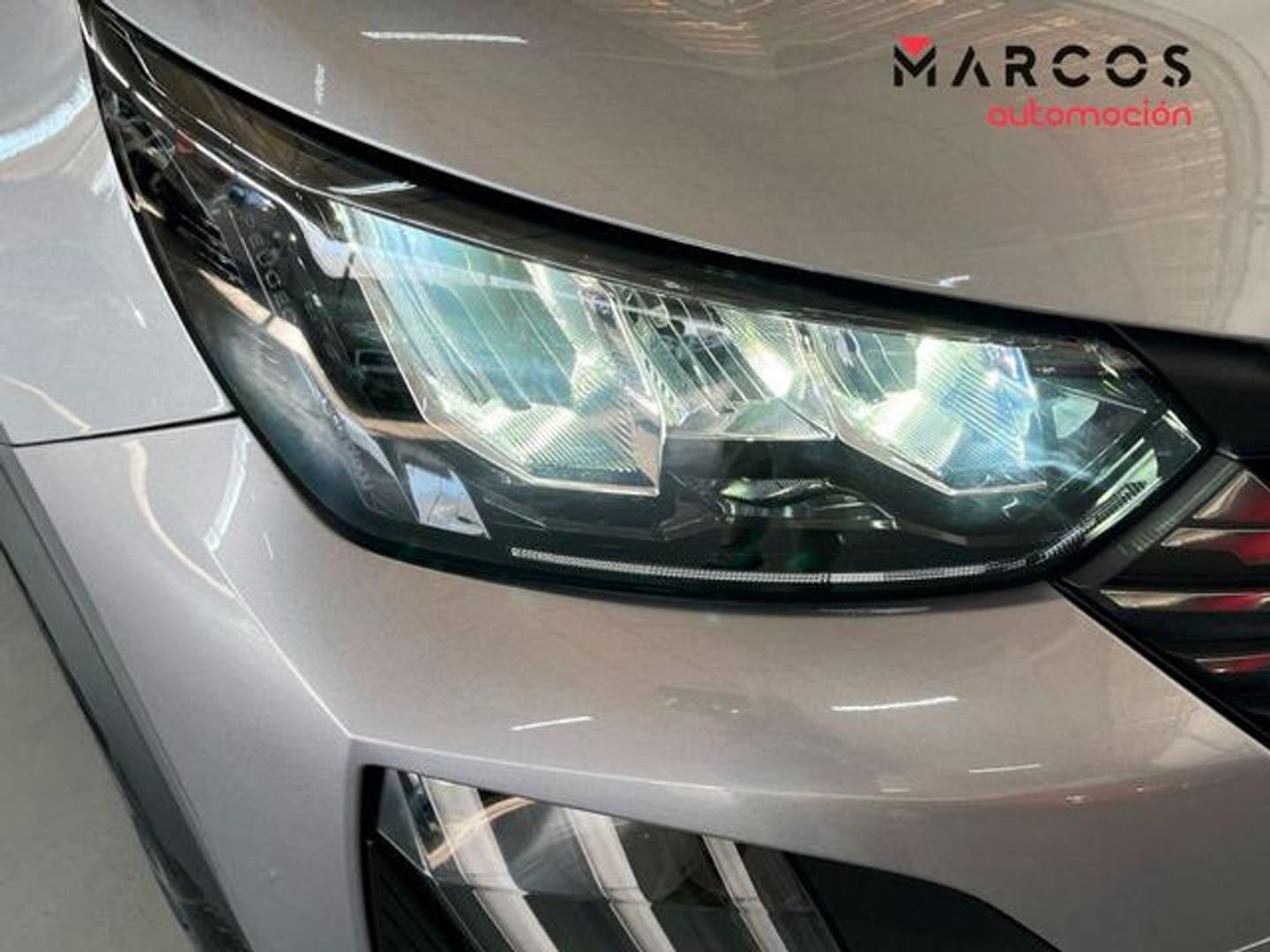 Peugeot 2008 Allure Hybrid eDCS6 100 kW (136 CV)