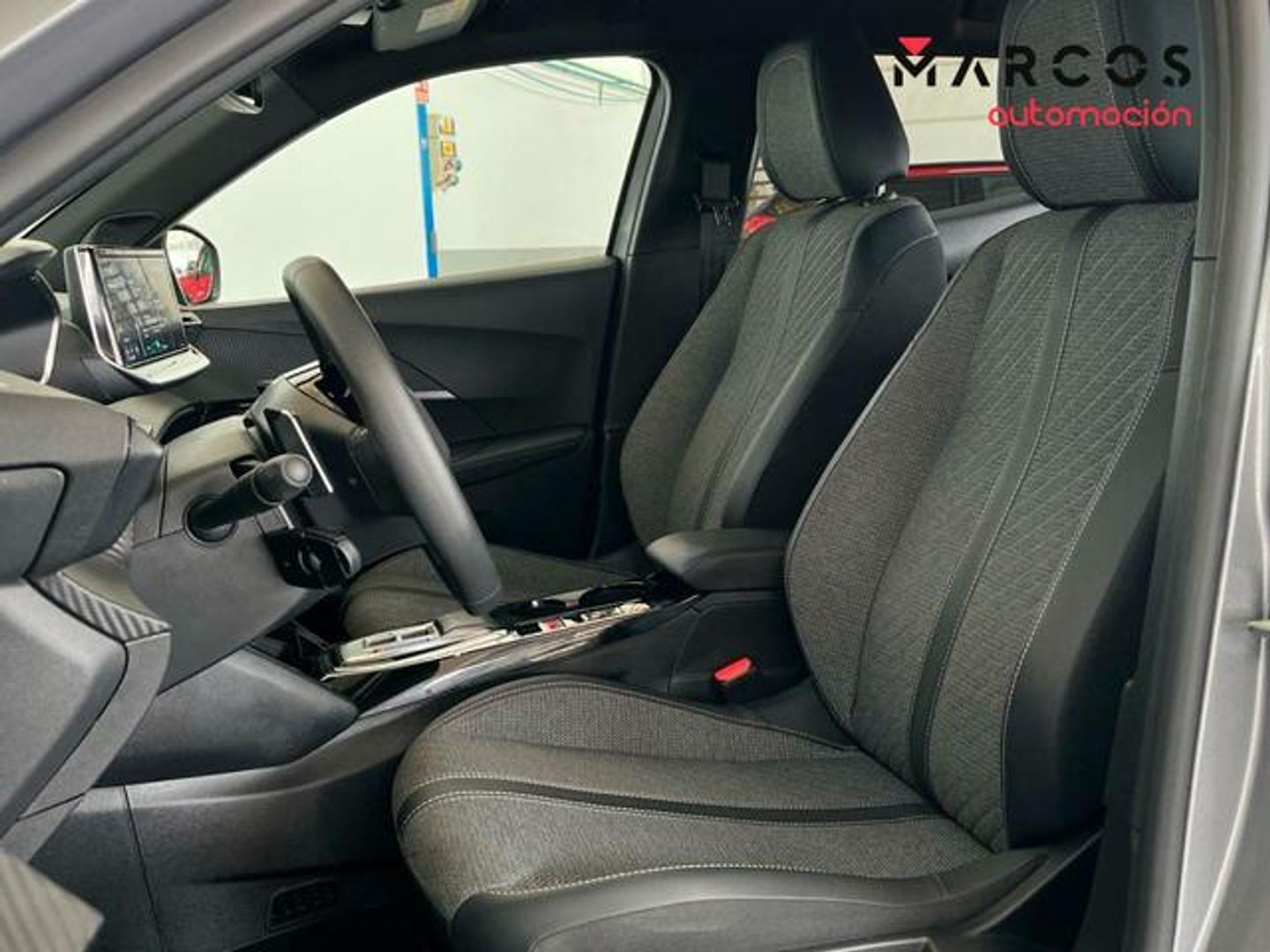 Peugeot 2008 Allure Hybrid eDCS6 100 kW (136 CV)