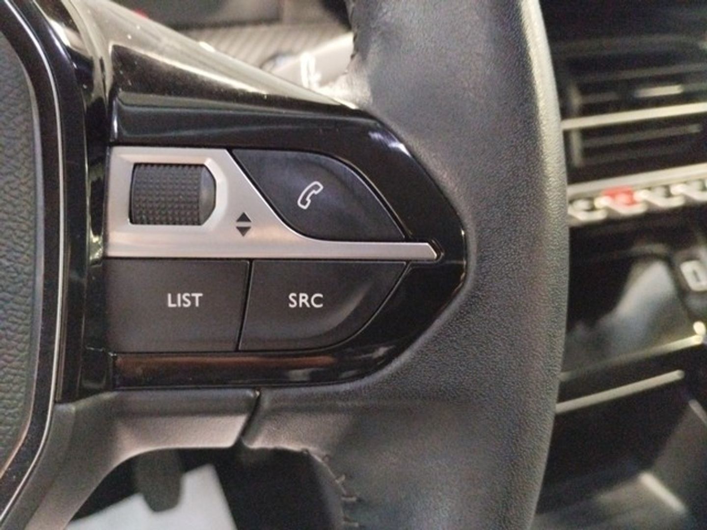 Peugeot 2008 PureTech 100 S&S Allure 75 kW (100 CV)