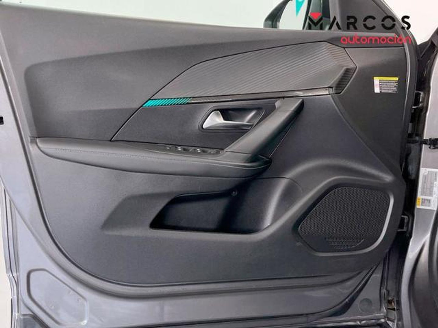 Peugeot 2008 PureTech 130 S&S Allure Pack EAT8 96 kW (130 CV)