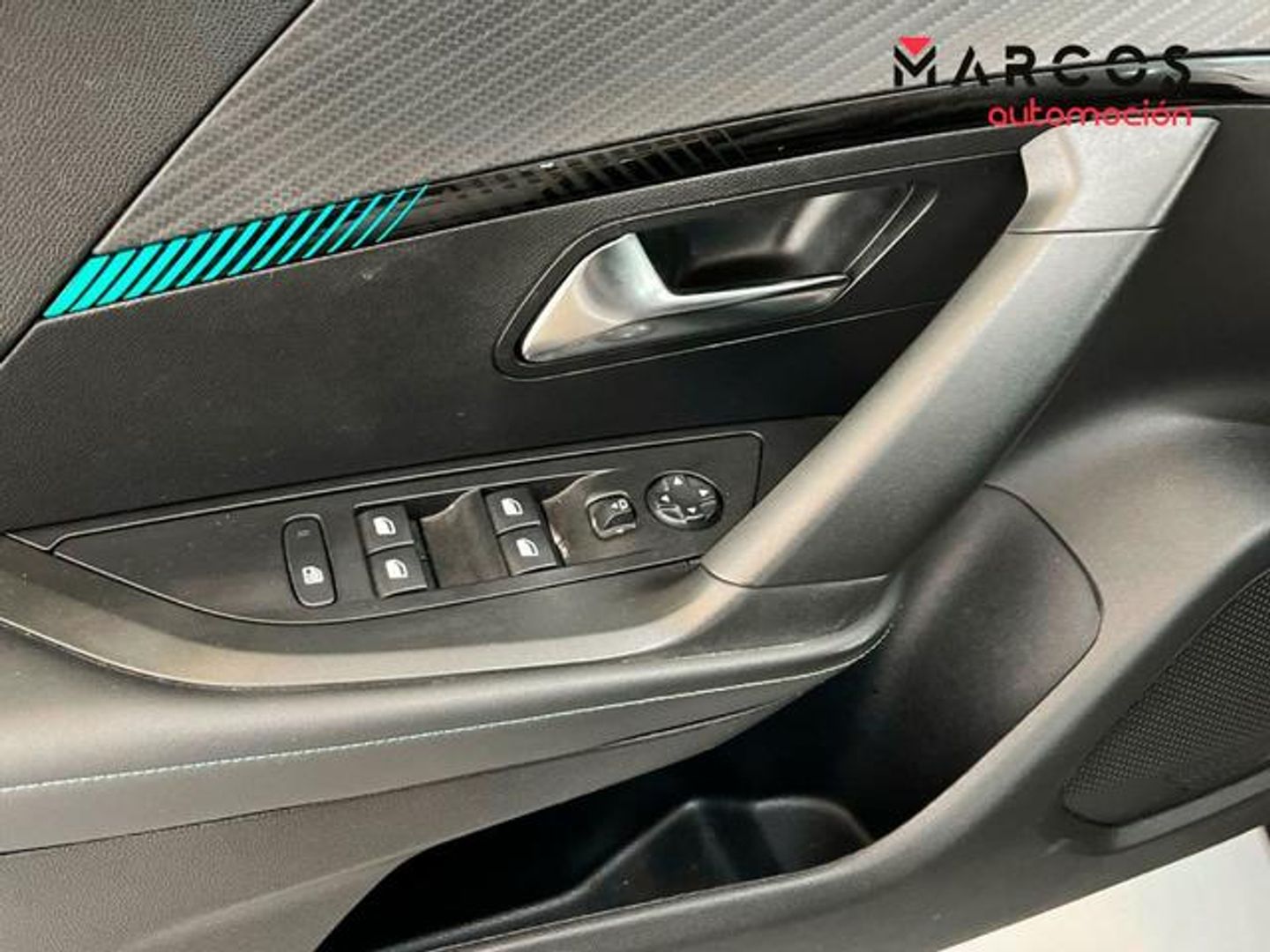 Peugeot 2008 PureTech 130 S&S Allure Pack EAT8 96 kW (130 CV)