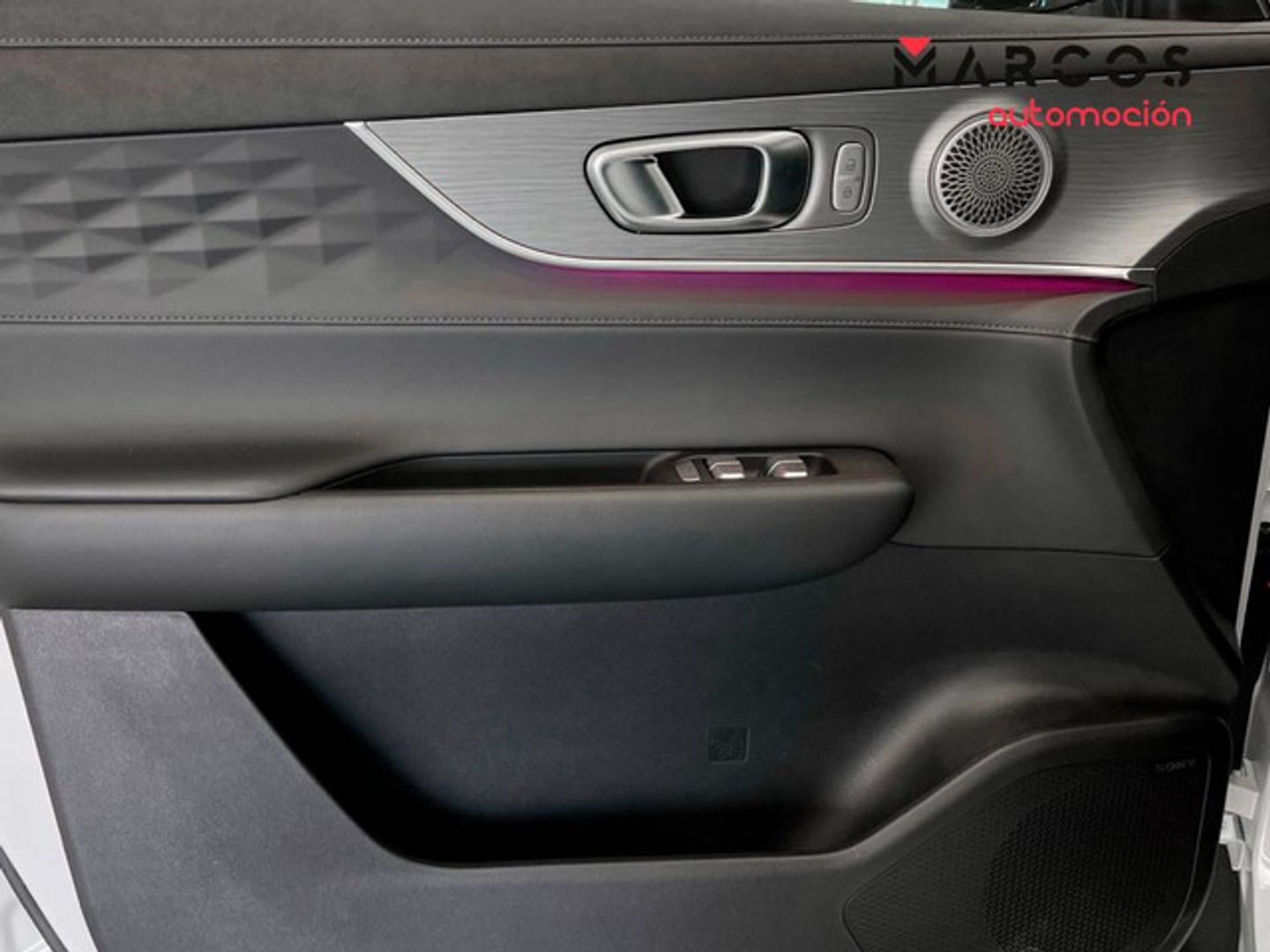 Ebro S800 1.6 TGDI Luxury DCT 108 kW (147 CV)