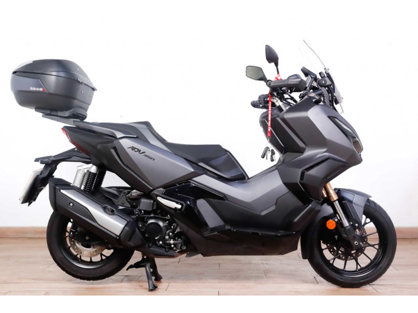 Honda ADV350 Gris Plata Motorcycle