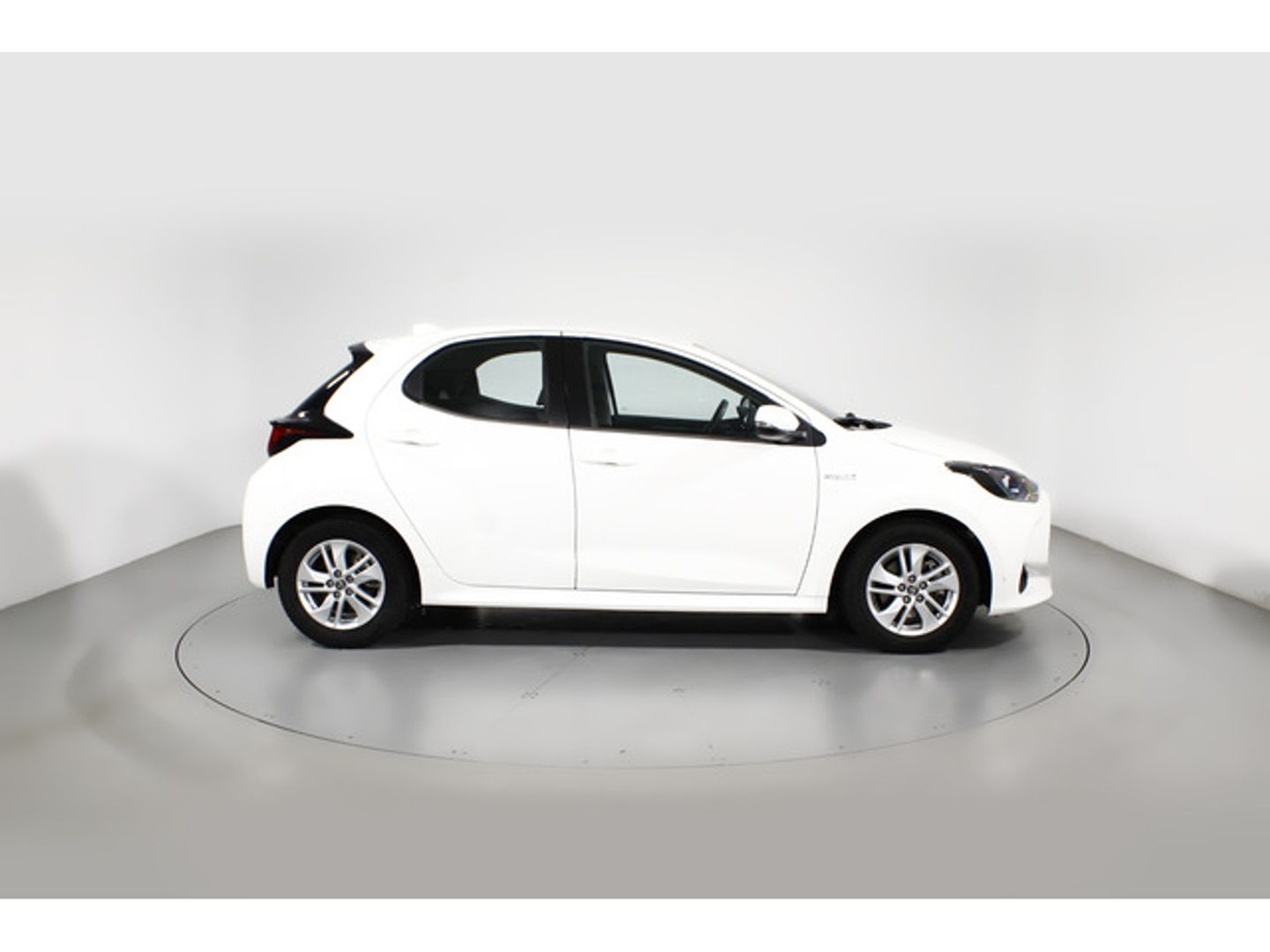 Toyota Yaris 120H Business Plus 85 kW (116 CV)
