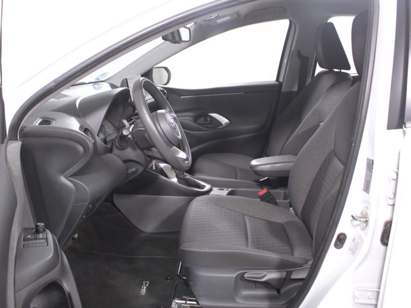 Toyota Yaris 120H Business Plus 85 kW (116 CV)