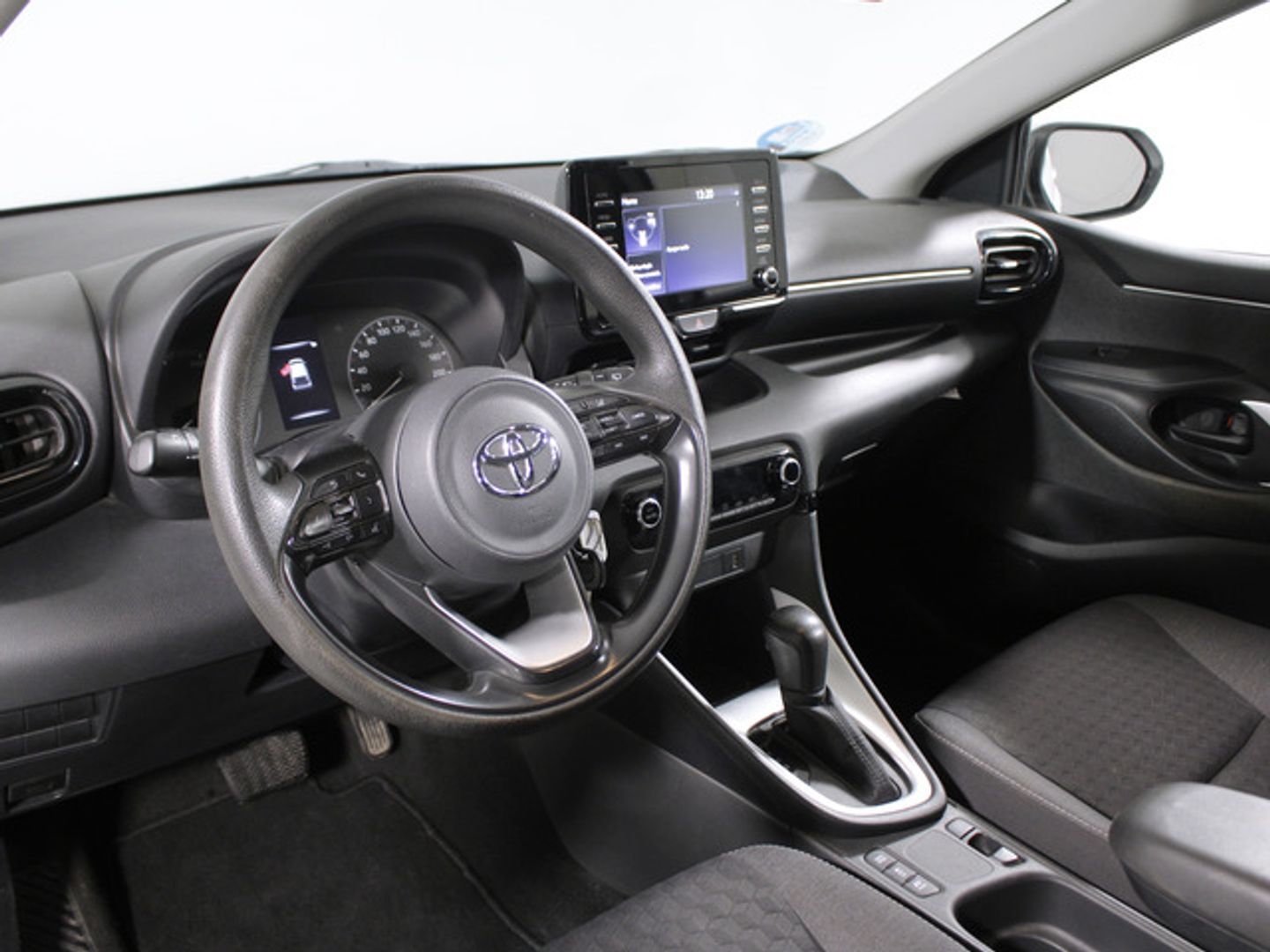 Toyota Yaris 120H Business Plus 85 kW (116 CV)
