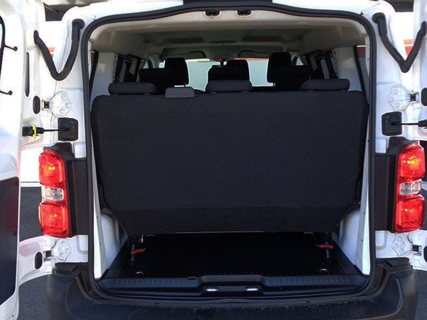 Peugeot Expert Combi BlueHDi 120 S&S Compact 88 kW (120 CV)